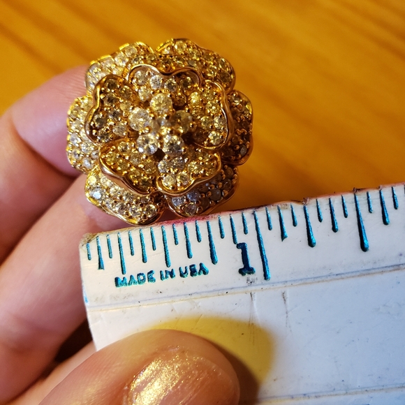 GOLD PLATED, FLOWER RING, SIZE 6, PAVE CRYSTAL - Picture 7 of 10